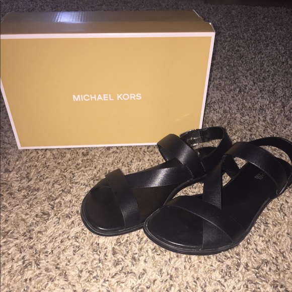 Michael Kors Mackay Sandal Size 